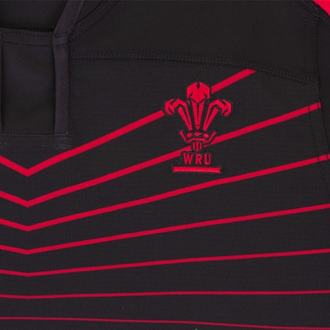 Macron Wales Mens Training Jersey - Black - Wales Badge