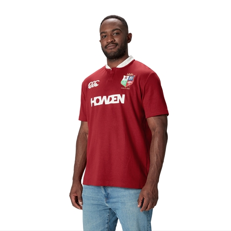 British and Irish Lions Adults Short Sleeve Classic Rugby Shirt - Red - Model Front